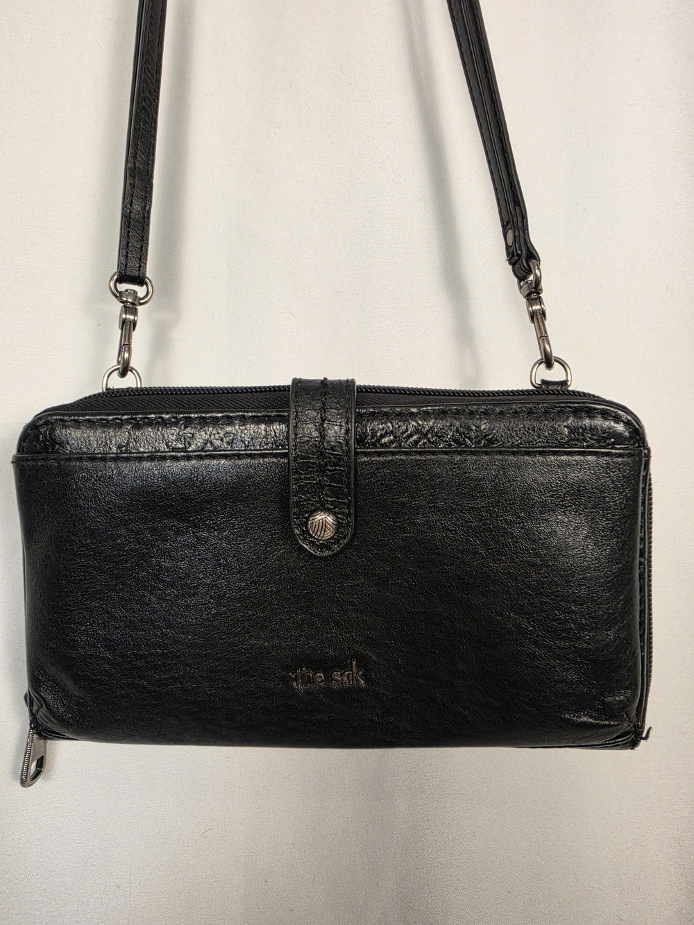 The Sak Iris Leather Smartphone Convertible Crossbody Wallet - Black